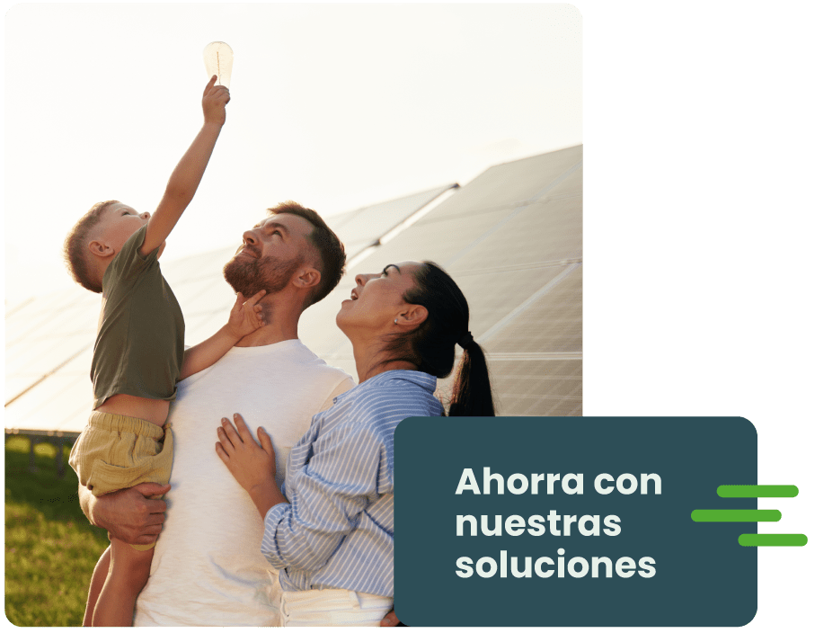 Familia en instalación de placas solares
